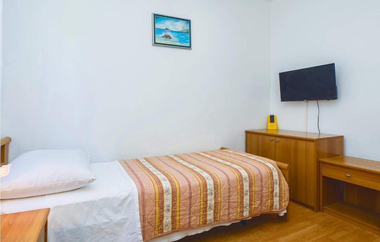 Cozy Apartment In Lokva Rogoznica With Wifi Exterior foto